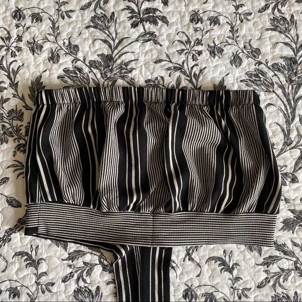 Black and white cropped striped tube top - size s